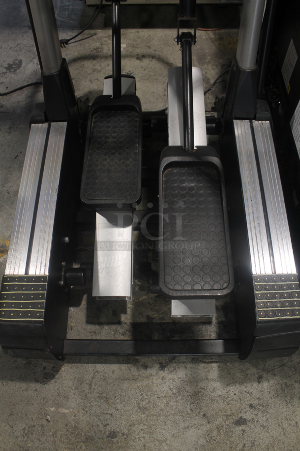 True Fitness TS1 Elliptical Slider, Black. 120V.  - Image 5 of 6