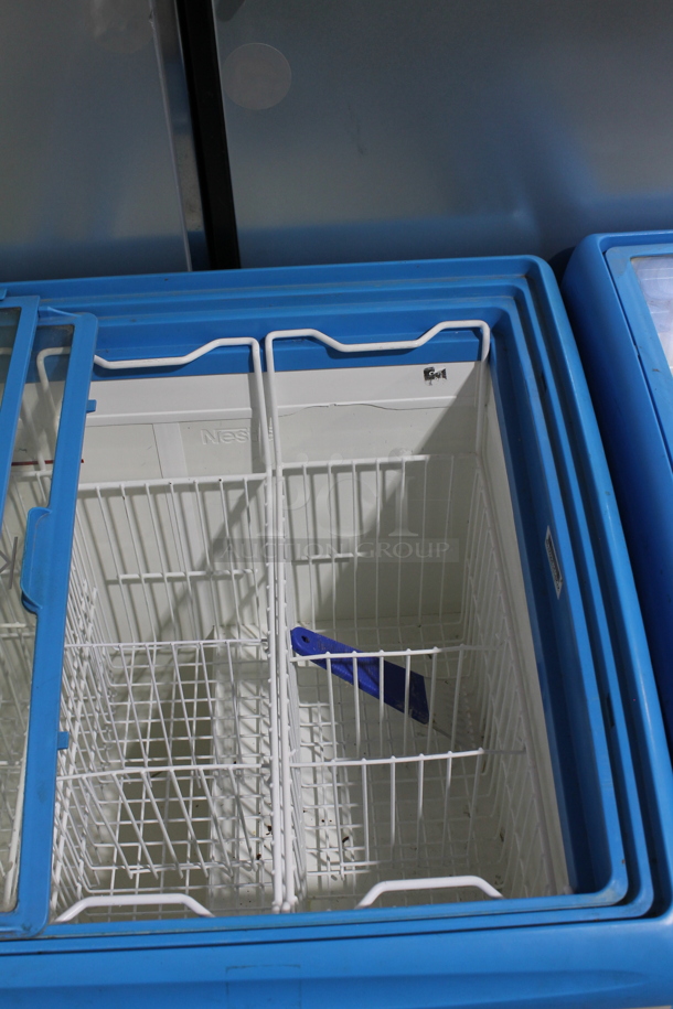 AHT RIO S 100 Metal Commercial Novelty Ice Cream Treat Freezer Merchandiser w/ Poly Baskets on Commercial Casters. 110-120 Volts, 1 Phase. Tested and Working! - Image 2 of 5