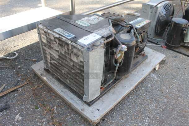 Copeland E3AM-A100-TAC-001 Commercial Condensing Unit. 208-230V, 3 Phase.  - Image 2 of 4