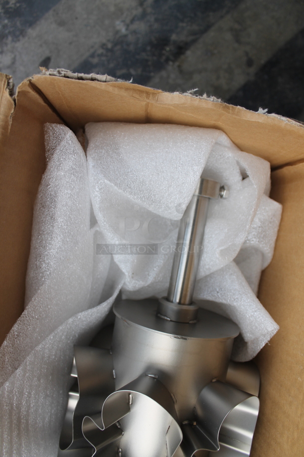 Rondo Seewer Stainless Steel Appled Shaped Donut Cutting Rolling Pin - Image 4 of 5