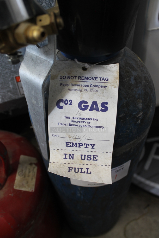 Metal CO2 Tank. - Image 3 of 7
