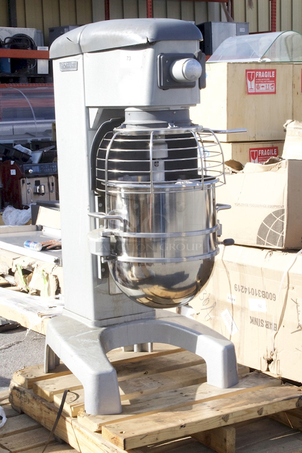BRAND NEW SCRATCH & DENT! Hobart Legacy+ HL400-4STD 40 Qt. Planetary Floor Mixer with Guard &amp; Standard Accessories - 240V, 1 1/2 hp - See Photos For Damage - Image 2 of 10