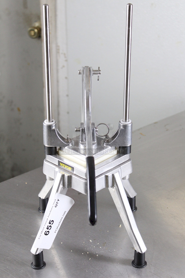 VEVOR Commercial Vegetable Chopper With 1/4 Inch Blade. Made of heavy-duty stainless steel and aluminum alloy, durable and corrosion-proof. - Image 2 of 8