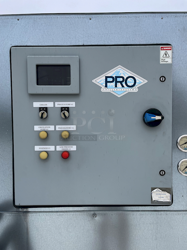 WORK HORSE!! PRO REFRIGERATION, INC. PE105F1R4100-A-VB  ChilStar 5 HP Glycol Chiller. Single and Dual Refrigeration Circuits. Perfect Solution For Customers Planning to Grow, Providing the Ability to Expand Capacity in the Future. Voltage 208-230 1Phase 60Hz. 55x38x58 Winning Bidder Responsible For Removal  - Image 4 of 12