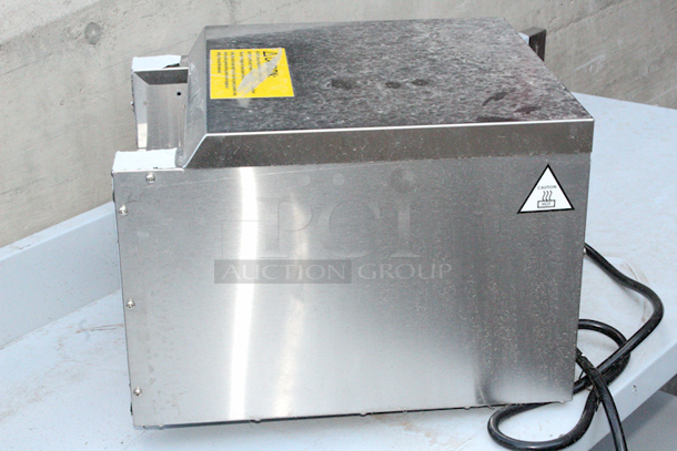 BRAND NEW SCRATCH & DENT!! Avantco 184T3300B Commercial 10" Wide Conveyor Toaster with 3" Opening - 208V, 3300W, 800 Slices per Hour. - Image 3 of 6