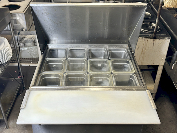 CERTIFIED WORKING! US Refrigeration USSMV-28 Mega Top Refrigerator Stocked Full Of 1/6 Pans. On Commerical Casters. Gets Down To & Holds Temperature Between 33-45* F. 115v. 28x37x48 - Image 2 of 8