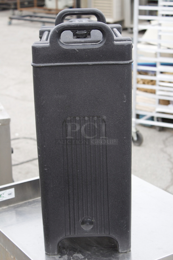 Carlisle XT500003 Cateraide™ XT 5 Gallon Black Insulated Beverage Dispenser - Image 3 of 6