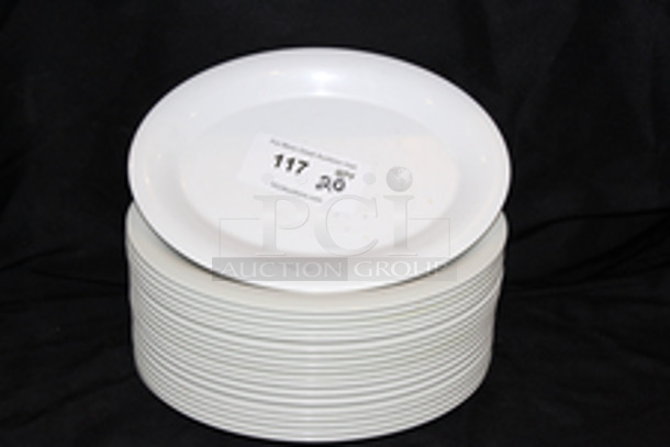 Carlisle N43082 Melamine Durus Oval Platter 12" X 9", 1", White.  It is ideal for use in temperatures up to 212°F. 
20x Your Bid - Image 1 of 5