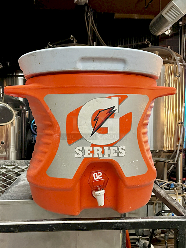 BEAUTIFUL! Gatorade Insulated Drink Dispenser.