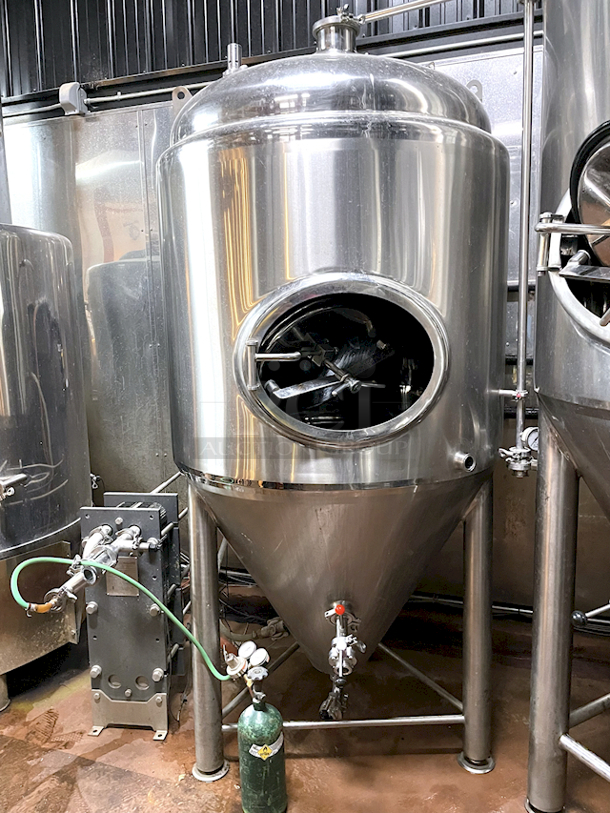 READY TO BREW! Complete Stout Tanks & Kettles Direct Fire 7BBL Brewhouse With 2 Piece Space Saving Brew Deck. Includes: Hot Liquor Tank, Mash Tun, Wort Chiller, Whirlpool, Fermenter, 2-Piece Brewdeck and 2 Brite Tanks - Image 6 of 12