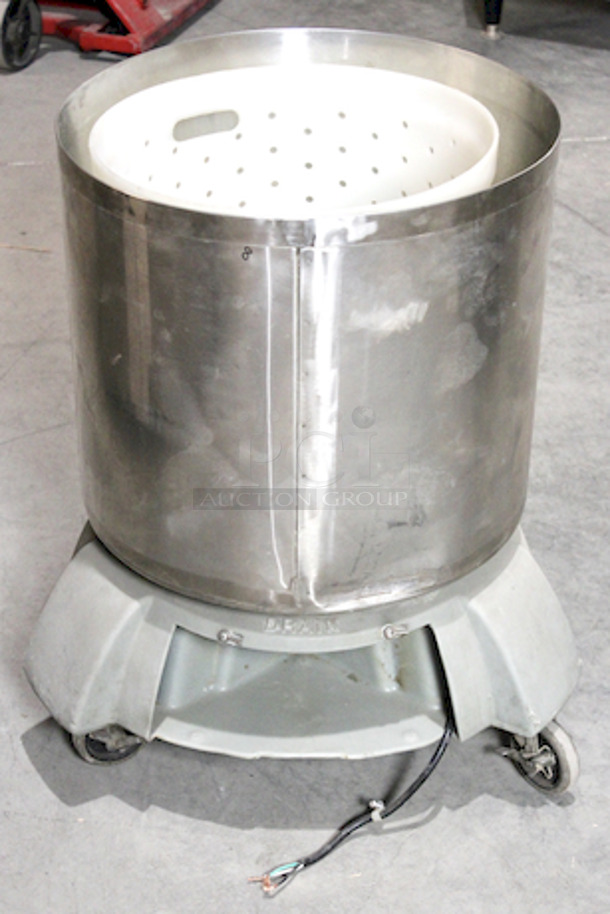 NICE!  Electrolux Dito-Dean Alco Greens Machine 20-Gallon Vegetable Dryer VP1, 115v 27x32-1/2. In Working Order. Missing Lid and Cord Needs to be Replaced. - Image 3 of 3