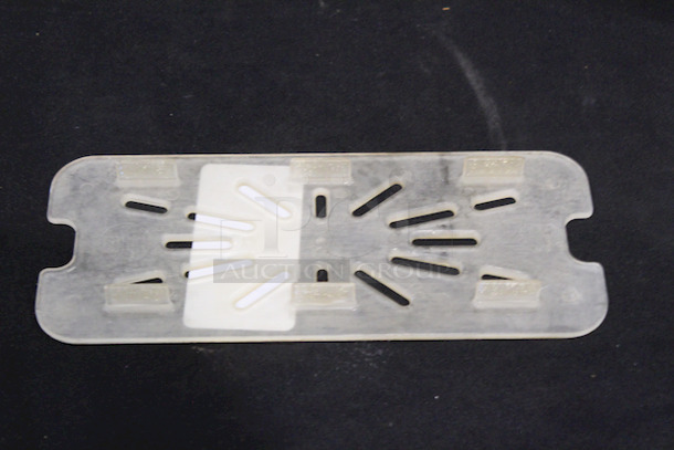 THUNDER GROUP PLPA7130DS Third Size Polycarbonate Drain Shelf - Image 3 of 5
