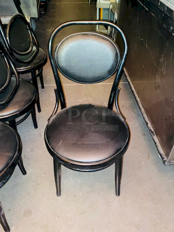 NICE!! LOT of 12 Padded Metal Chairs, Black. 

12X Your Bid