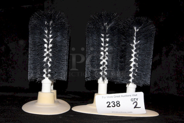 Set of 2 Brush Glass Cleaners With Suction Cups. 
2x Your Bid - Image 2 of 2