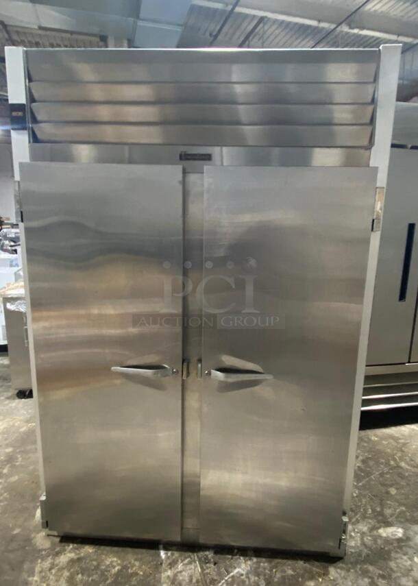 Traulsen G20010 52 1/10" Two Section Reach In Refrigerator, (2) Left/Right Hinge Solid Doors, 115v
 - Image 1 of 6