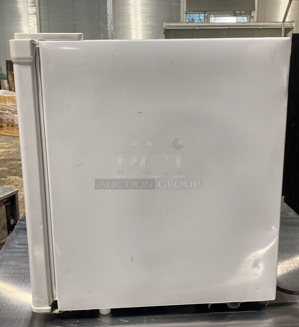Frigidaire counter top refrigerator
 - Image 6 of 6