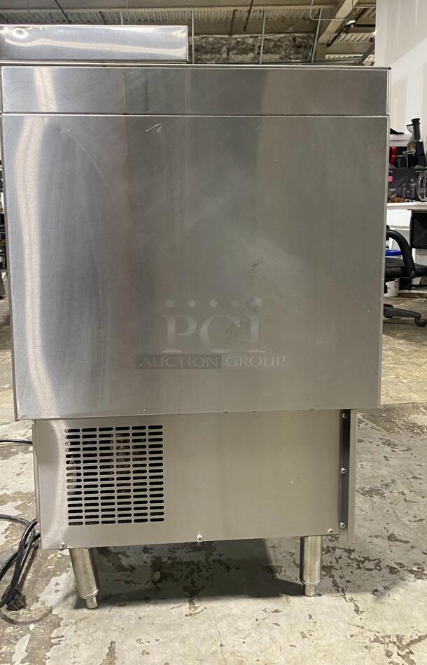 Glastender ST24-S Flat Top Bottle Cooler, Shallow Well, 24"W X 24"D
 - Image 5 of 6