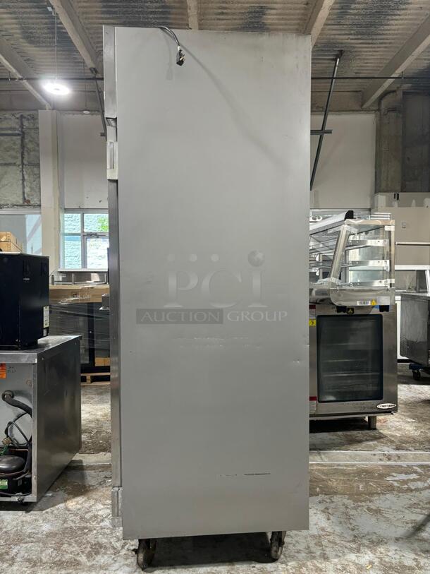 Beverage-Air HF1HC-1S Horizon Series 26" Solid Door Reach-In Freezer

 - Image 5 of 6