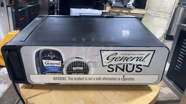 General Snus Refrigerated Tobacco Cigar Dispenser Cooler Humidor Lighted Display - Image 5 of 7