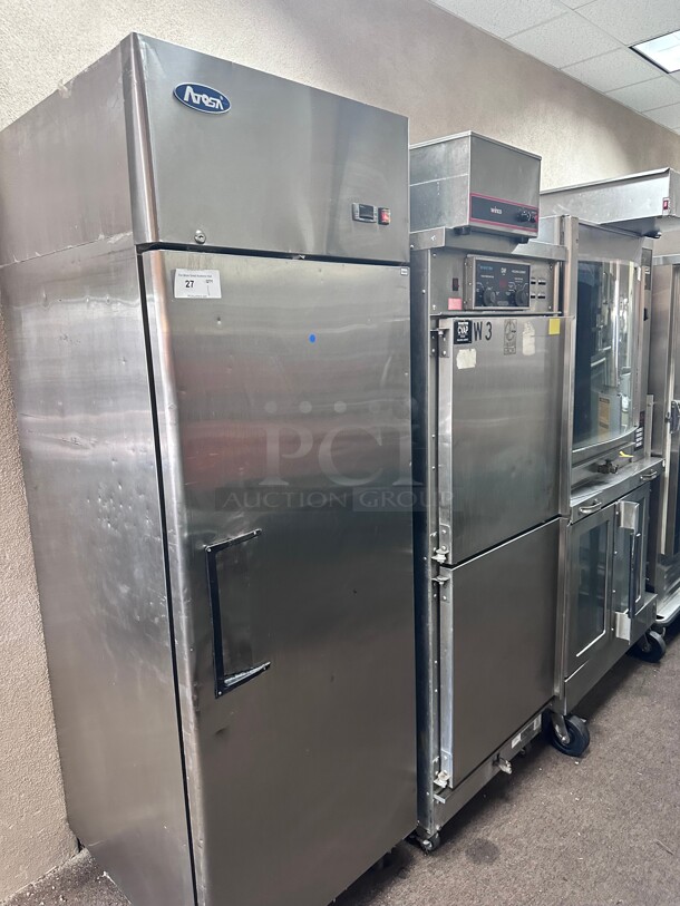 Late Model! Atosa MBF8001 28.7 inch W 1-Section Solid Door Reach-In Freezer - 115 Volts Tested and Working! - Image 4 of 8