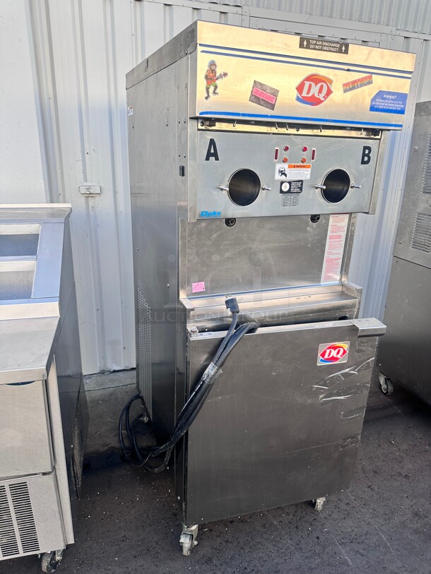 Duke Electro Freeze RMT-232 Soft Serve Ice Cream Machine 220 Volt 3 Phase Working Complete  - Image 7 of 9