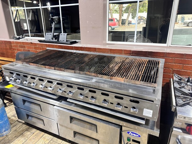 Late Model Vulcan VCCB60 60 inch Charbroiler - Low Profile, Cast Iron Grates, 159,000 BTU, Natural Gas Working - Image 5 of 8