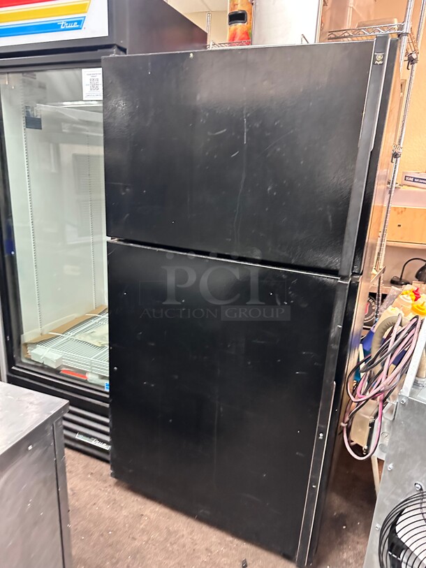 LG Profile Domestics Refrigerator and Freezer 115 Volt Working - Image 3 of 6