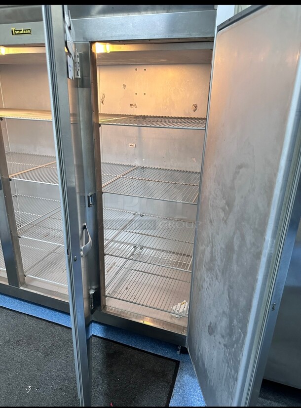 Late Model! Traulsen G31010 77 inch G Series Solid Door Reach-In Freezer with Left / Right / Right Hinged Doors 115 Volt Tested and Working! - Image 4 of 8