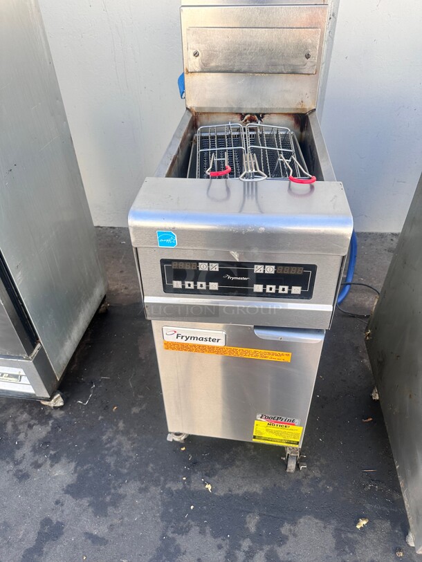 Late Model Frymaster FPH155 Gas Fryer - (1) 50 lb Vat, Floor Model, Natural Gas With Filtration System Working - Image 2 of 10