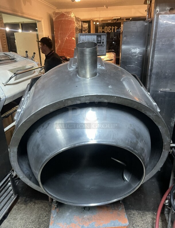 Commercial 100 Gallon Rotating Tilted Heated Kettle Gas Operated Working - Image 1 of 4