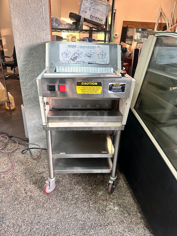Oliver 711 Commercial Counter Top 3/8" Bread Slicer 115 Volt Tested and Working - Image 7 of 7