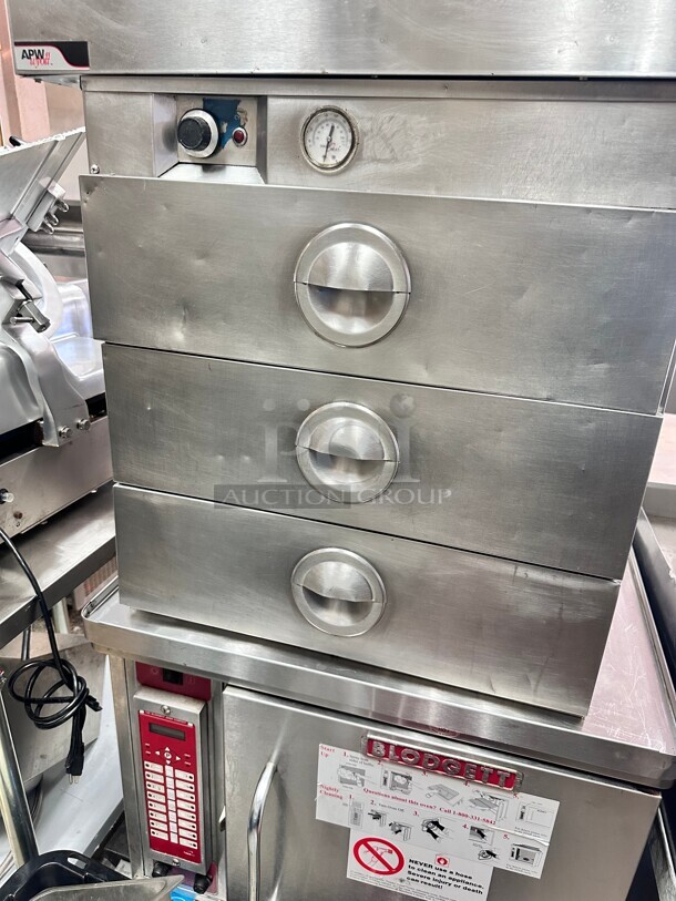 Alto-Shaam 500-3D 24.63"W Freestanding Warming Drawer w/ (3) 23" Compartments, 120v Tested and Working! - Image 1 of 4