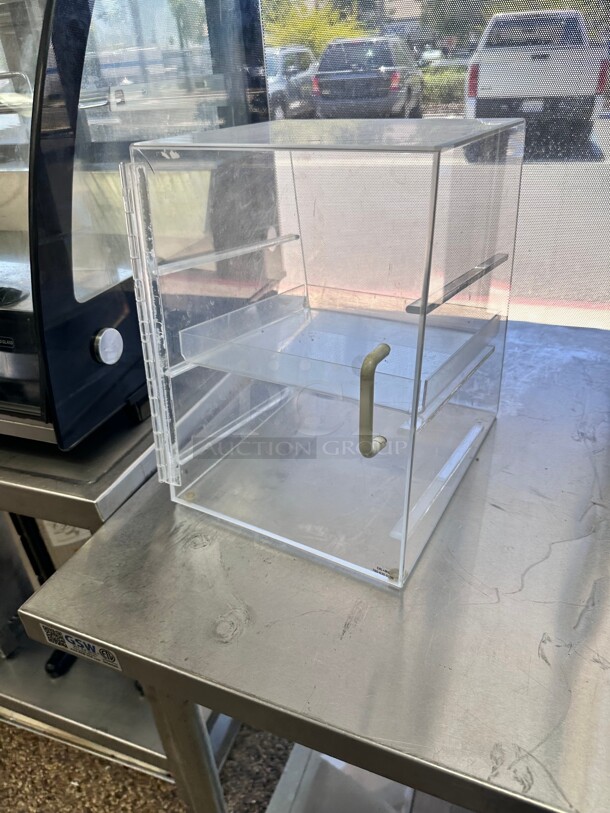 Commercial Counter Top Dry Display 
10x14x13 - Image 3 of 6