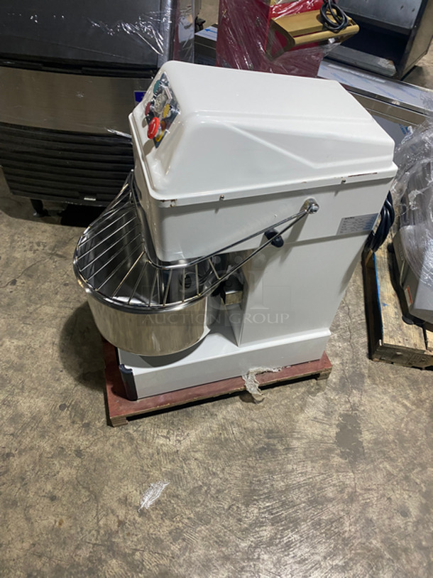 Two Thousand Commercial Floor Style Spiral Dough Mixer! With Spiral Attachment! Stainless Steel Mixing Bowl And Bowl Guard! Model: HS20S 220V 60HZ - Image 3 of 7