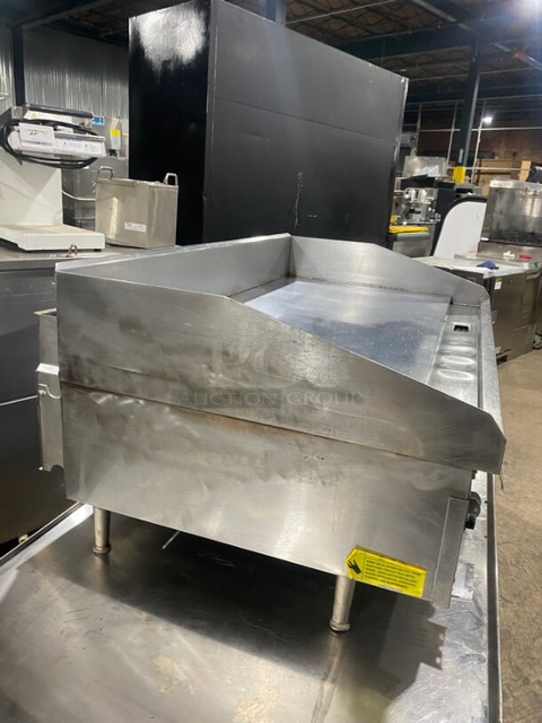 NICE!Lang Commercial Countertop Natural Gas Powered Polish Top Flat Top Griddle! With Back And Side Splashes! All Stainless Steel! On Small Legs! SN: GT2481218A0011 - Image 3 of 9