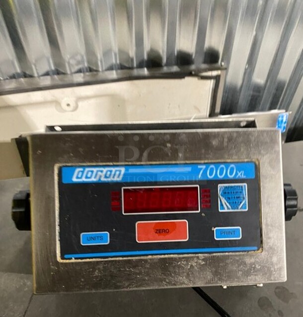 Doran Stainless Steel Commercial Scale!  MODEL 7000XML SN: XL709105 115V  - Image 3 of 6