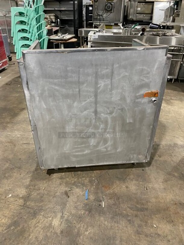 MagiKitch'n Commercial Natural Gas Powered Char Broiler Grill! With Back And Side Splashes! All Stainless Steel! On Legs! - Image 4 of 8