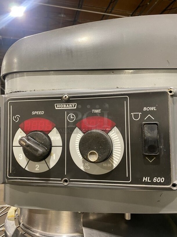 Hobart Legacy Commercial Heavy Duty 60Qt Planetary Mixer! With Mixing Bowl And Bowl Guard! With Spiral Hook And Paddle Attachments! Model: HL600 SN: 311352095 200/240V 60HZ 1/3 Phase - Image 5 of 11