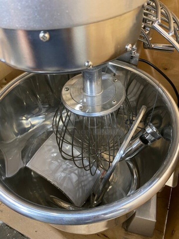 AWESOME! BRAND NEW! IN THE CRATE! Commercial Planetary Mixer! With Whisk, Paddle And Spiral Hook Attachment! With Mixing Bowl And Bowl Guard! Stainless Steel! Model: WGB30 110V - Image 5 of 10