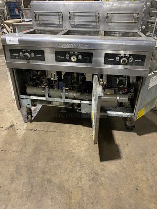 Frymaster Commercial Natural Gas Powered 3 Bay Deep Fat Fryer! All Stainless Steel! On Casters! Model: FPPH355SD SN: 0905IE0027 - Image 7 of 12