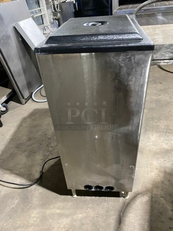 Manitowoc Commercial Countertop Ice Dispenser! All Stainless Steel! On Small Legs! Model: M90 SN: 610196452 115V 60HZ 1 Phase - Image 4 of 8
