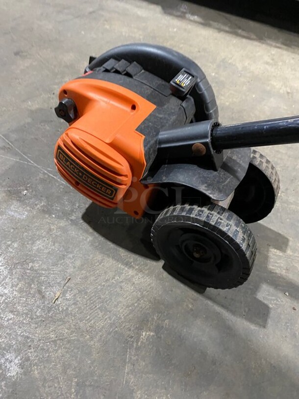 Black & Decker Electric Powered Lawn Edger! - Image 5 of 8