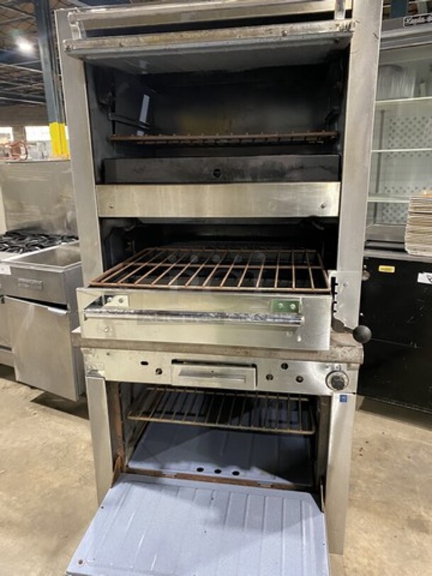 Garland Commercial Natural Gas Powered Upright Double Oven Char Broiler Grill! All Stainless Steel! - Image 5 of 9