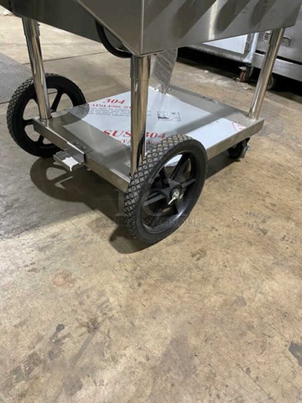 NEW! Sierra LP Powered Outdoor Grill! With Hinged Lid! Open Storage Space Underneath! Solid Stainless Steel! On Casters! Model: SRBQ30 SN: 200802934 - Image 6 of 9