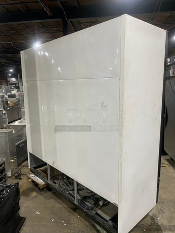 True Commercial 3 Door Reach In Freezer Merchandiser! With View Through Doors! With Poly Coated Racks! Model: GDM72F SN: 5352072 115/208/230V 60HZ 1 Phase - Image 2 of 7