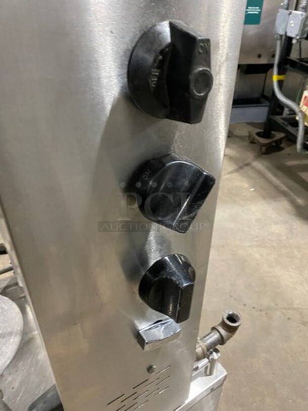 Attias Natural Gas Powered Countertop 4 Burner Gyro Machine! All Stainless Steel! On Small Legs! Model: GRY-4 SN: 061955 - Image 7 of 11