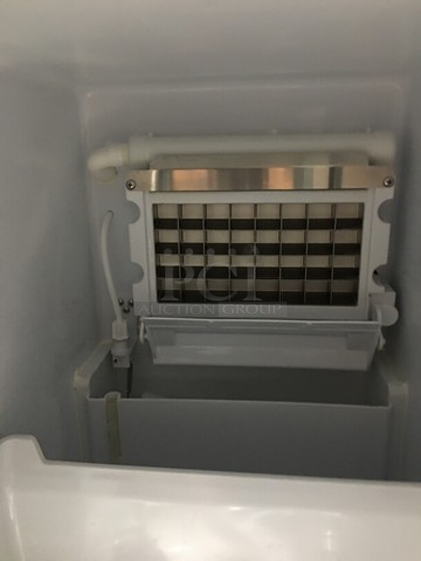 NEW! OUT OF THE BOX! SCRATCH-N-DENT! Whynter Undercounter Built In Ice Maker! 25LB Ice Capacity! All Stainless Steel! Model: UIM502SS 115V - Image 9 of 10