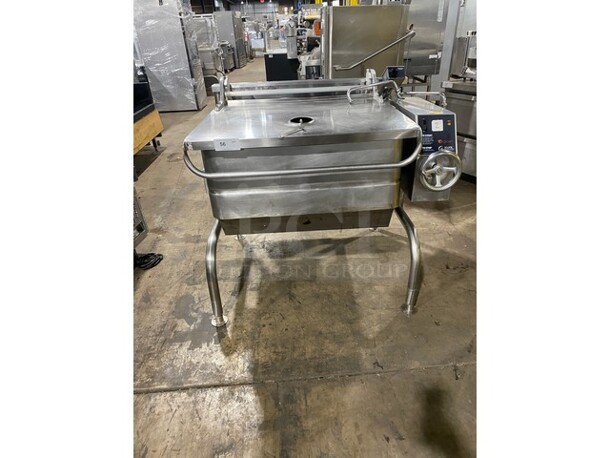 WOW! Groen Natural Gas Powered ECLIPSE SERIES Tilted Braising Pan/Tilt Skillet! All Stainless Steel! Thermostatic Control! Model BPM40G Serial J14907615! On Legs!  - Image 1 of 8