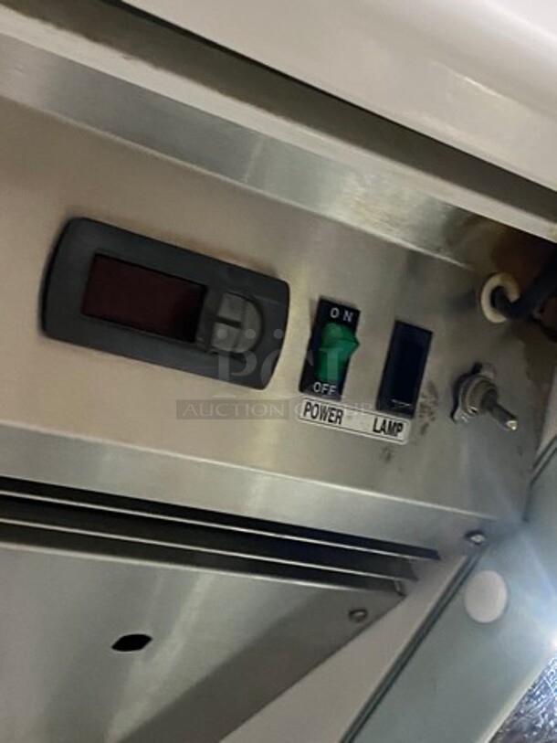 Turbo Air Commercial Refrigerated Grab-N-Go Open Case Merchandiser! With View Through Sides! With Front Cover! Model: TOM50W SN: OM50011005 120V 60HZ 1 Phase - Image 7 of 9