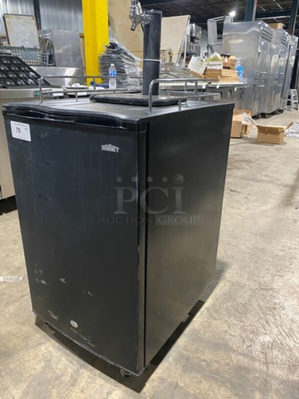NEVER USED! Summit Commercial Refrigerated Single Tap Kegerator! Model: SBC570B SN: 110200058 115V - Image 2 of 12